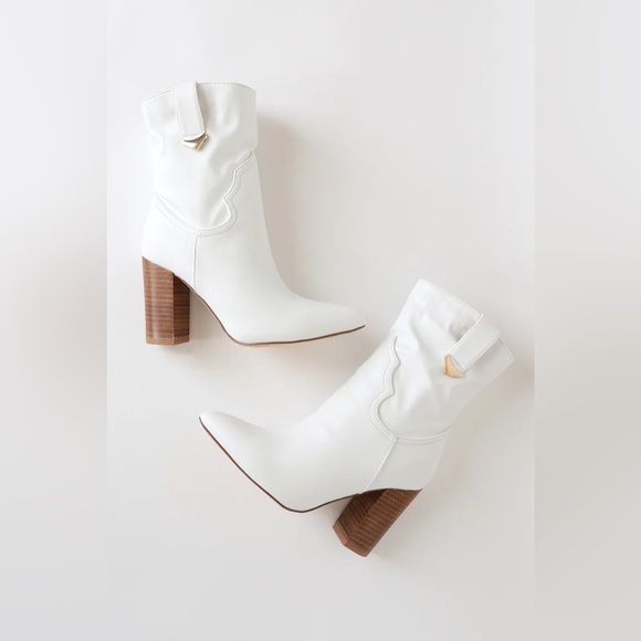 Lulu's Taryne White Pointed-Toe Booties - Picture 1 of 12